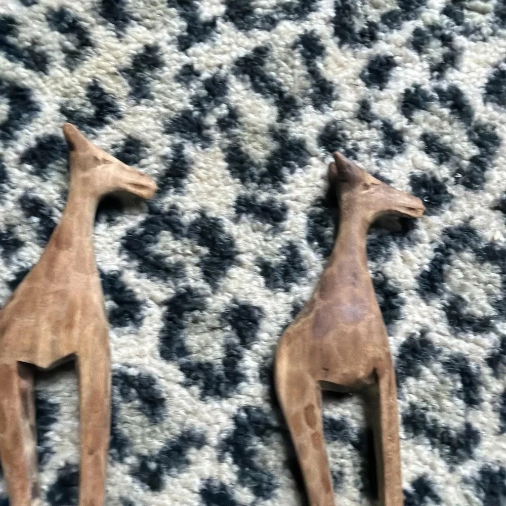Vintage Pair Hand Carved Wood Fork & Spoon Salad Set Giraffe Handles 12